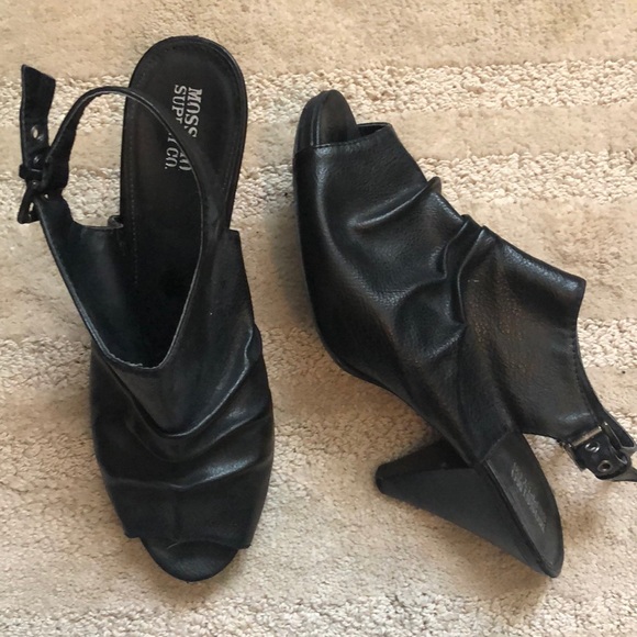 Mossimo Supply Co. Shoes - Mission Heeled Sandal